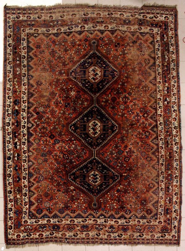 Tappeto persiano Gashqai, anni 20/30  - Asta COLLECTIBLES, Mobili, Arredi e Dipinti dal secolo XVI al XX - Poggio Bracciolini Casa d'Aste