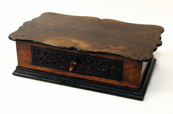 



Cofanetto ad un cassetto, sec. XIX/XX