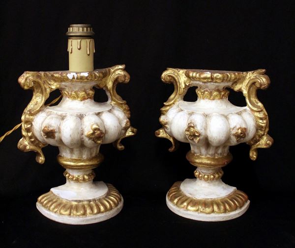 



Coppia di perettoni, sec. XX  - Asta GIOIELLI, ARGENTI, ARREDI, OGGETTI D'ARTE E DIPINTI - Poggio Bracciolini Casa d'Aste
