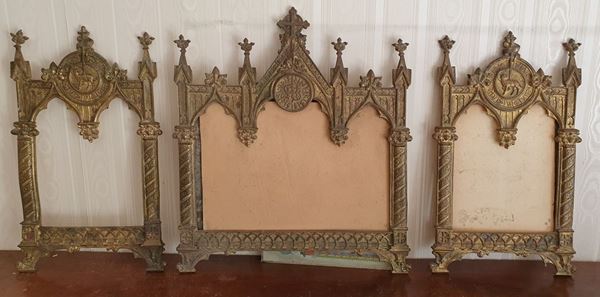 



Trittico di cornici, in stile gotico