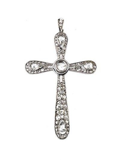 



PENDENTE A FORMA DI CROCE E DIAMANTI