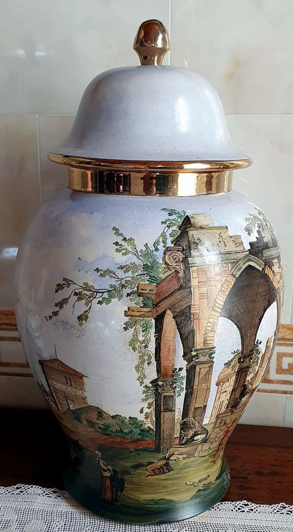 



Vaso, sec. XX  - Asta GIOIELLI, ARGENTI, ARREDI, OGGETTI D'ARTE E DIPINTI - Poggio Bracciolini Casa d'Aste