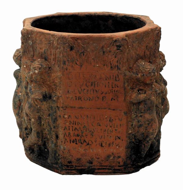 



Vaso, sec. XIX/XX  - Asta GIOIELLI, ARGENTI, ARREDI, OGGETTI D'ARTE E DIPINTI - Poggio Bracciolini Casa d'Aste