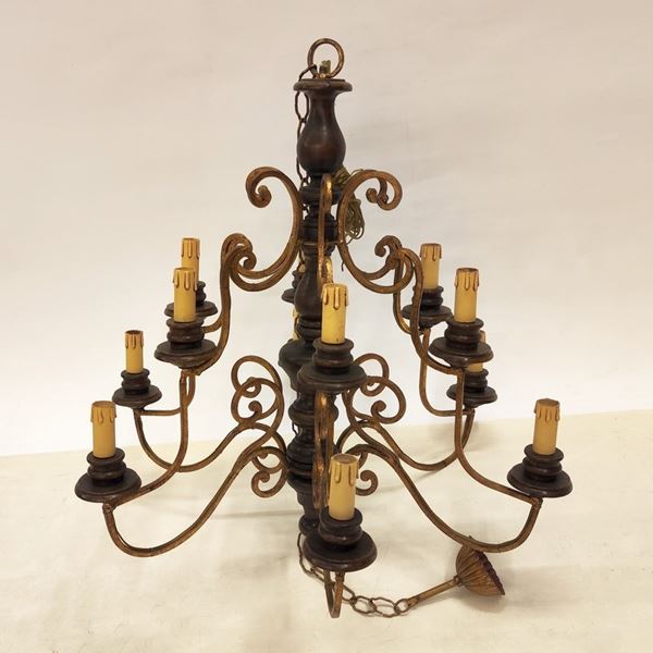 Lampadario, sec.XX, in legno e metallo dorato, 6 luci.cm 68x70