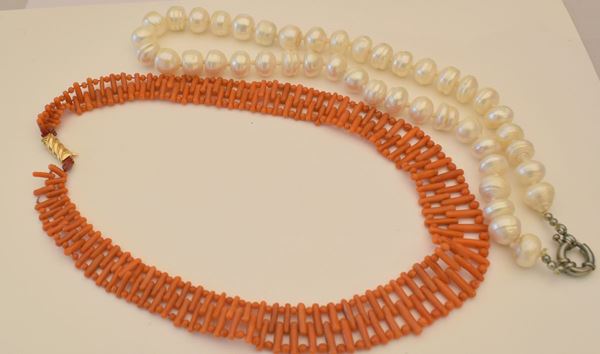 



COLLANA GIROCOLLO DI CORALLO 