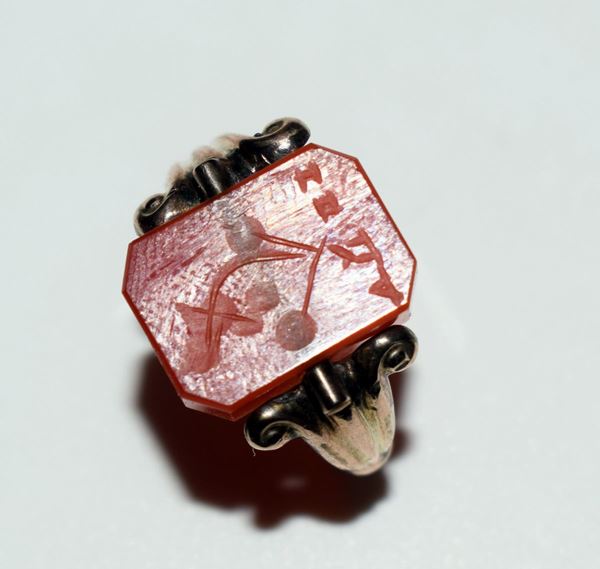 



ANELLO IN ARGENTO E PIETRA