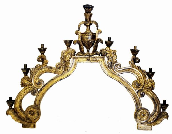 



Candeliere a nove luci, sec. XVIII  - Asta GIOIELLI, ARGENTI, ARREDI, OGGETTI D'ARTE E DIPINTI - Poggio Bracciolini Casa d'Aste