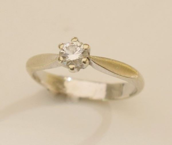 



ANELLO IN ORO BIANCO&nbsp; 18KT E DIAMANTE