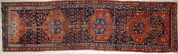 



Tappeto galleria, Caucaso, sec. XX  - Asta GIOIELLI, ARGENTI, ARREDI, OGGETTI D'ARTE E DIPINTI - Poggio Bracciolini Casa d'Aste