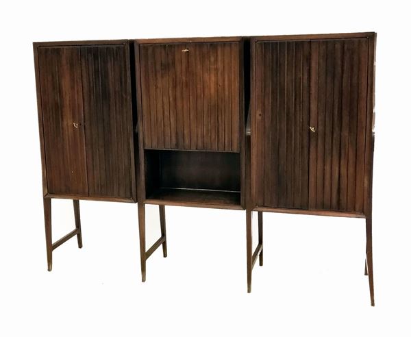



Credenza, anni 70/80  - Asta ANTIQUARIATO, COLLECTIBLES, GIOIELLI - Poggio Bracciolini Casa d'Aste