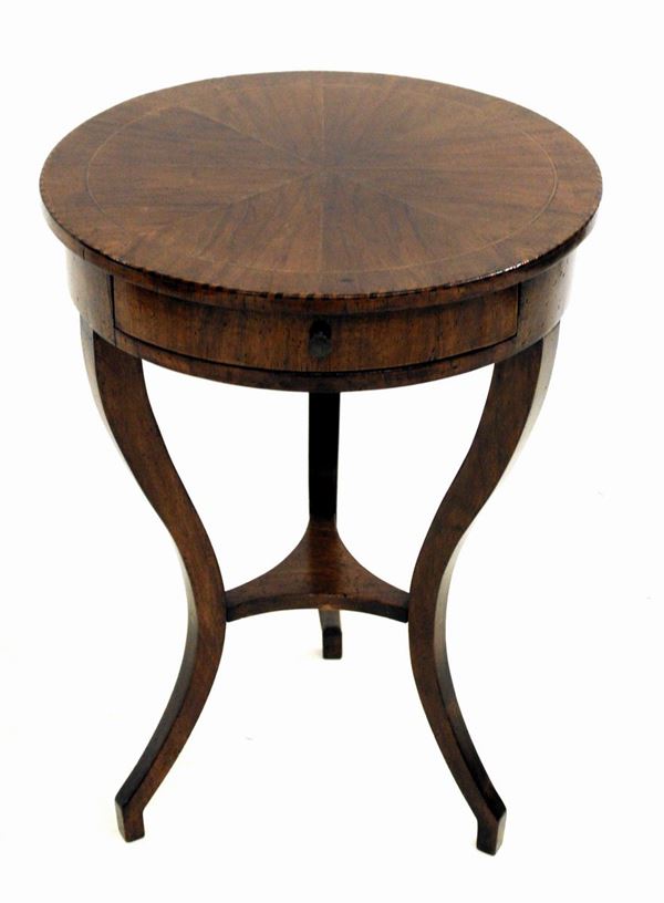 Tavolino, sec. XIX/XX  - Asta ANTIQUARIATO, COLLECTIBLES, GIOIELLI - Poggio Bracciolini Casa d'Aste