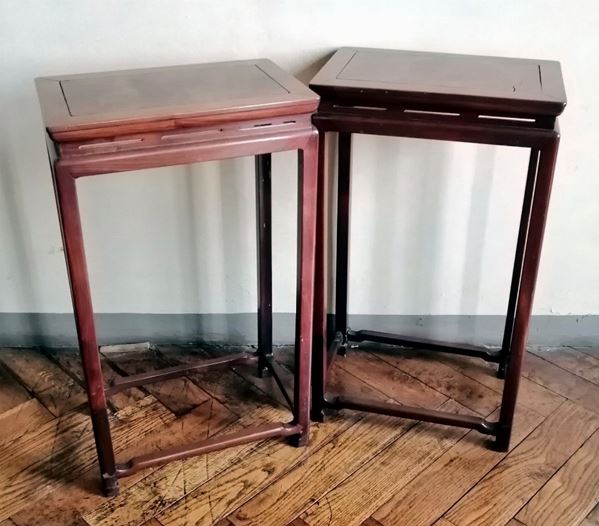 



Coppia di piccoli tavolini, Cina, sec. XX  - Asta ANTIQUARIATO, COLLECTIBLES, GIOIELLI - Poggio Bracciolini Casa d'Aste
