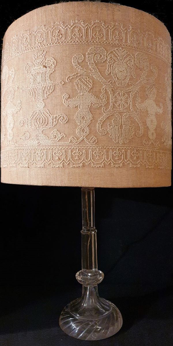 



Lume da tavolo, sec. XX  - Asta ARREDI, OGGETTI D'ARTE, GIOIELLI E ARGENTI - Poggio Bracciolini Casa d'Aste