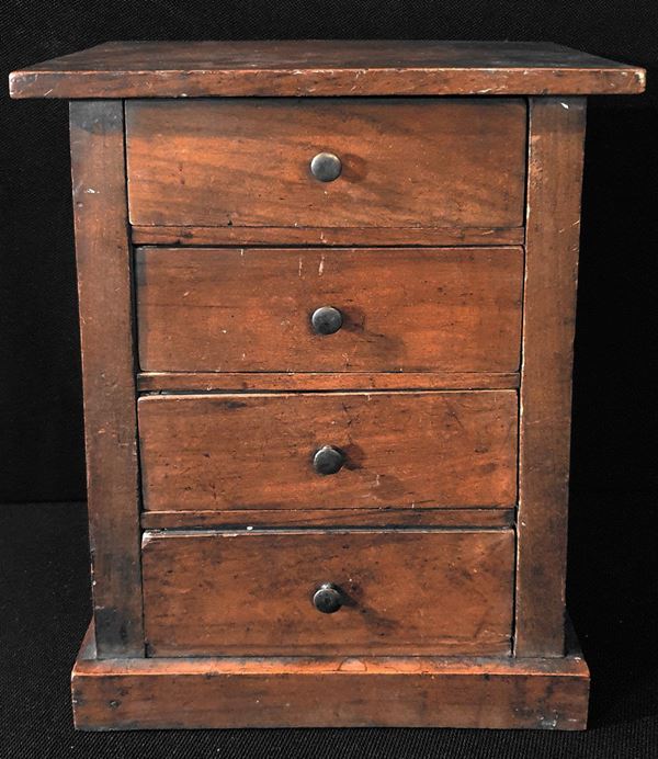 



Modellino di cassettiera, sec. XIX  - Asta ARREDI, OGGETTI D'ARTE, GIOIELLI E ARGENTI - Poggio Bracciolini Casa d'Aste