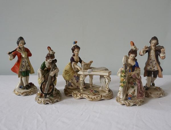 Cinque statuine, manifattura Capodimonte, fine secolo XIX 
