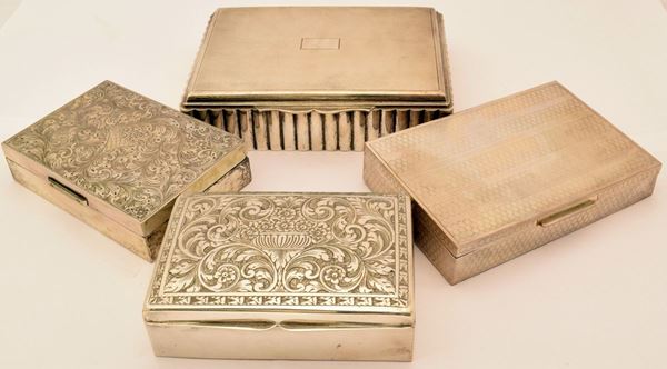 



QUATTRO SCATOLE SEC. XX   - Asta ANTIQUARIATO, COLLECTIBLES, GIOIELLI - Poggio Bracciolini Casa d'Aste