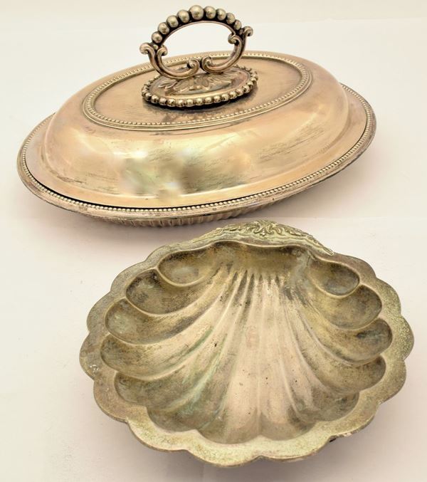 



LEGUMIERA E CONTENITORE, SEC.XX   - Asta ANTIQUARIATO, COLLECTIBLES, GIOIELLI - Poggio Bracciolini Casa d'Aste