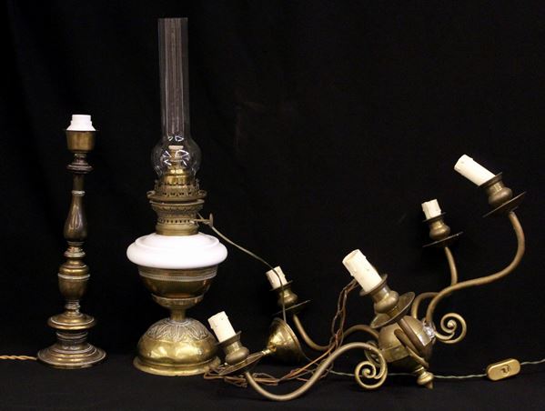 Due lumi da tavolo, sec. XIX   - Asta COLLECTIBLES, Mobili, Arredi e Dipinti dal secolo XVI al XX - Poggio Bracciolini Casa d'Aste