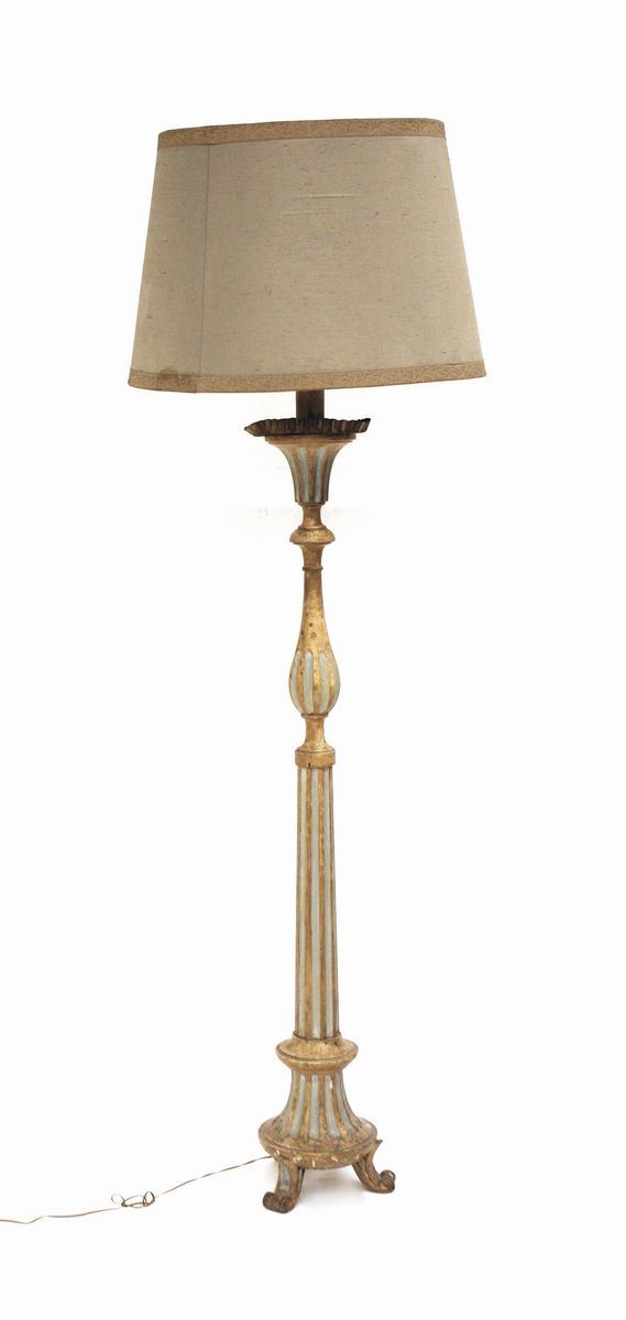 



Lume a piantana, in stile 700  - Asta ANTIQUARIATO, COLLECTIBLES, GIOIELLI - Poggio Bracciolini Casa d'Aste