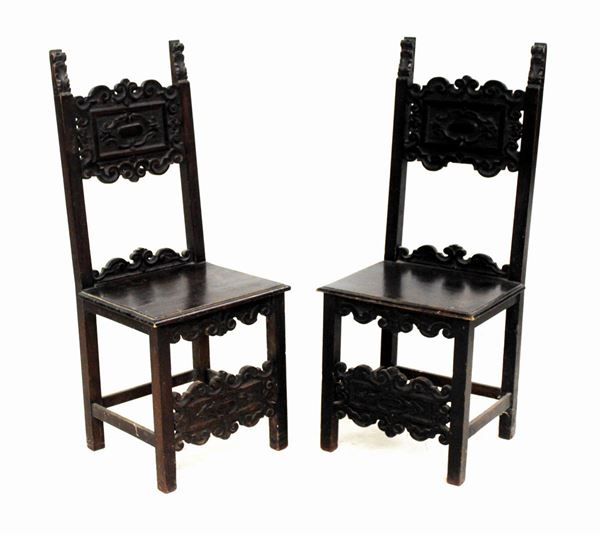 



Coppia di sedie, in stile Rinascimento