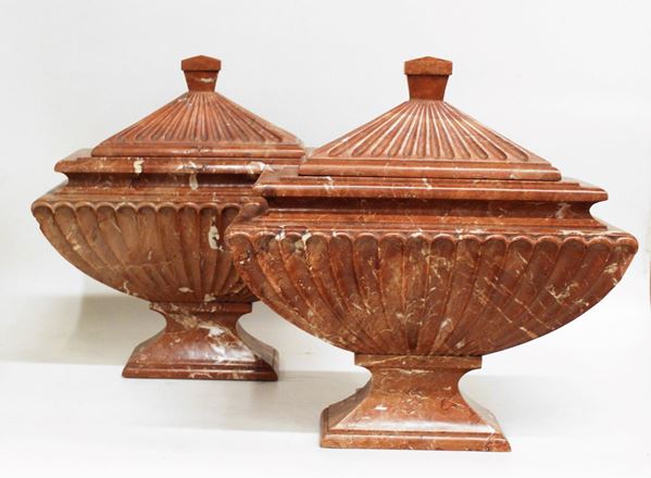 



Coppia di urne, sec. XIX/XX  - Asta ANTIQUARIATO, COLLECTIBLES, GIOIELLI - Poggio Bracciolini Casa d'Aste