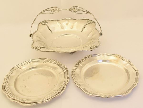 



CESTINO E TRE PIATTINI SEC. XX  - Asta ARREDI, OGGETTI D'ARTE, GIOIELLI E ARGENTI - Poggio Bracciolini Casa d'Aste
