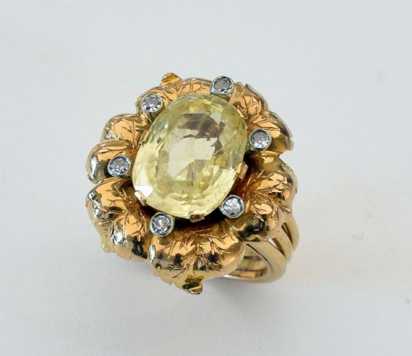 



ANELLO IN ORO GIALLO 18KT, QUARZO E DIAMANTI
