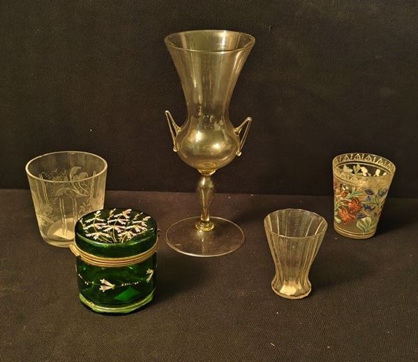 Vasetto biansato, secolo XIX  - Asta ANTIQUARIATO: ARREDI MOBILI E OGGETTI D'ARTE - Poggio Bracciolini Casa d'Aste