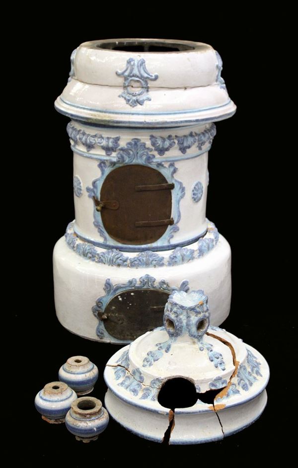 



Stufa, Austria, sec. XX  - Asta COLLECTIBLES, Mobili, Arredi e Dipinti dal secolo XVI al XX - Poggio Bracciolini Casa d'Aste