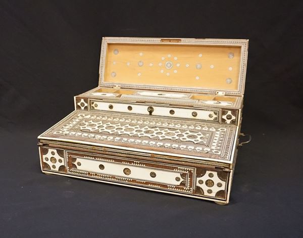 Scrittoio da viaggio, sec. XIX  - Asta ANTIQUARIATO: ARREDI MOBILI E OGGETTI D'ARTE - Poggio Bracciolini Casa d'Aste