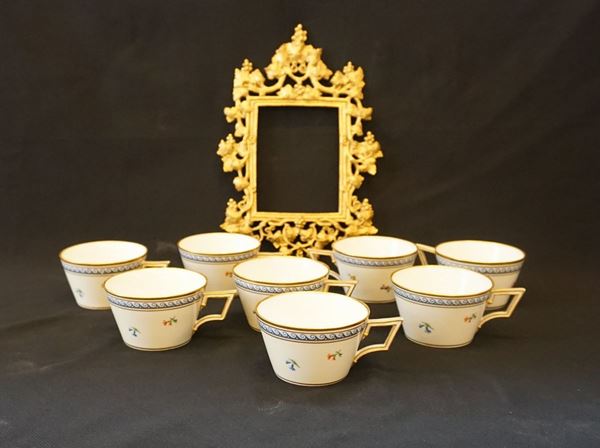 Otto tazzine, sec. XIX  - Asta ANTIQUARIATO: ARREDI MOBILI E OGGETTI D'ARTE - Poggio Bracciolini Casa d'Aste