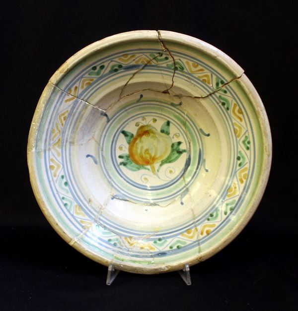Piatto, Faenza, sec. XV  - Asta COLLECTIBLES, Mobili, Arredi e Dipinti dal secolo XVI al XX - Poggio Bracciolini Casa d'Aste