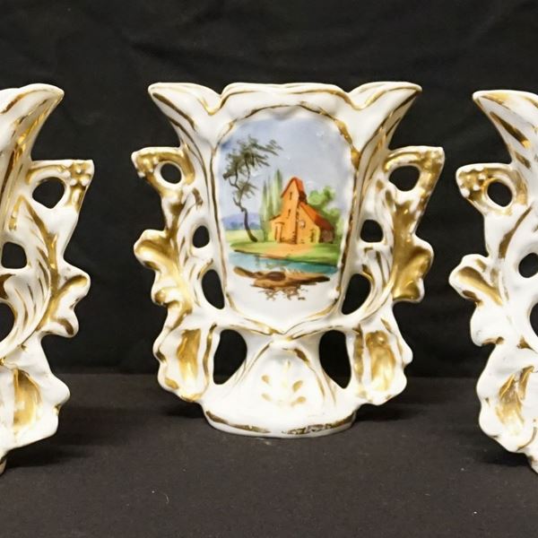 



Tre vasetti, sec. XIX  - Asta Mobili e arredi dal XVIII al XX secolo - Poggio Bracciolini Casa d'Aste
