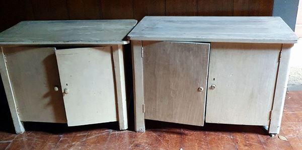 Due credenze, inizi sec. XX  - Asta COLLECTIBLES, Mobili, Arredi e Dipinti dal secolo XVI al XX - Poggio Bracciolini Casa d'Aste