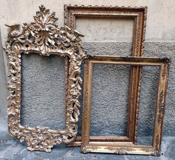 Tre cornice, in stile 700  - Asta COLLECTIBLES, Mobili, Arredi e Dipinti dal secolo XVI al XX - Poggio Bracciolini Casa d'Aste