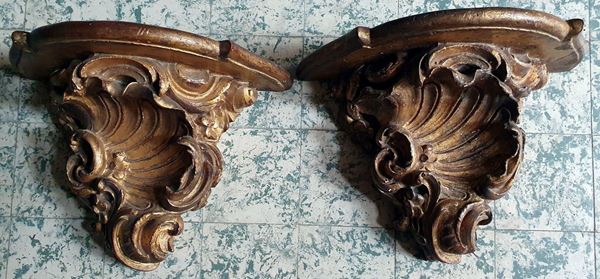 Due mensole, sec. XX  - Asta COLLECTIBLES, Mobili, Arredi e Dipinti dal secolo XVI al XX - Poggio Bracciolini Casa d'Aste