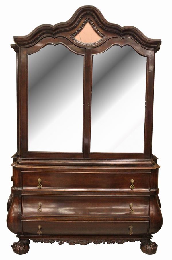 



Cassettone con alzata, Inghilterra, sec. XX  - Asta ARREDI, OGGETTI D'ARTE, GIOIELLI E ARGENTI - Poggio Bracciolini Casa d'Aste