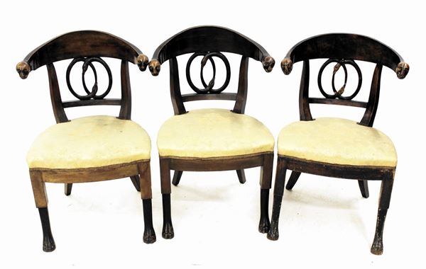 



Tre sedie, inizi sec. XIX  - Asta ARREDI, OGGETTI D'ARTE, GIOIELLI E ARGENTI - Poggio Bracciolini Casa d'Aste