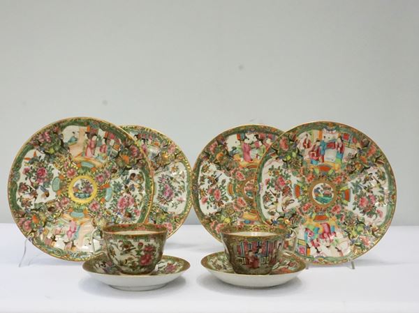 



Dodici piatti e due tazzine con piattino, Cina, sec. XX
