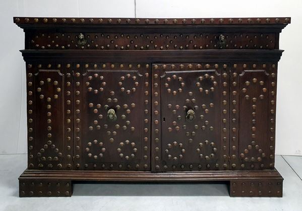 Credenza,  Bologna,sec. XVII   - Asta COLLECTIBLES, Mobili, Arredi e Dipinti dal secolo XVI al XX - Poggio Bracciolini Casa d'Aste