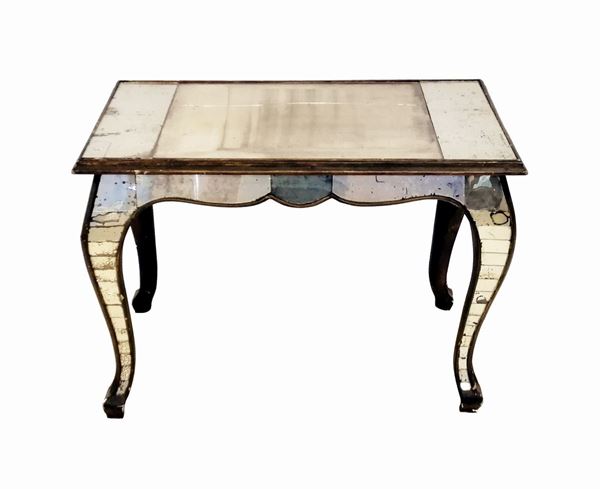 



Tavolino da centro, sec. XX  - Asta COLLECTIBLES, Mobili, Arredi e Dipinti dal secolo XVI al XX - Poggio Bracciolini Casa d'Aste