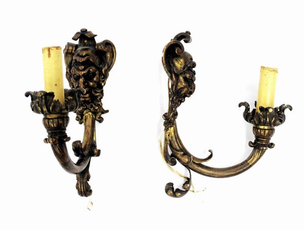 Coppia di applique in bronzo, sec. XIX/XX