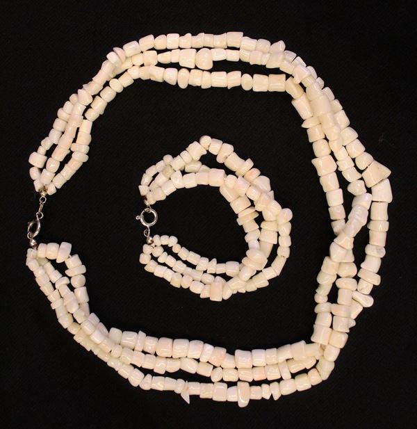 



COLLANA E BRACCIALETTO DI CORALLO , GIAPPONE