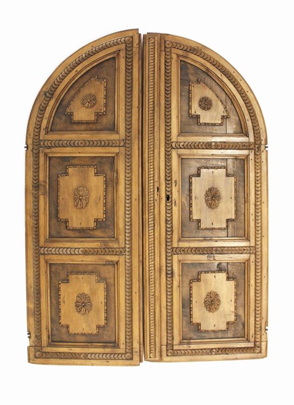 Coppia di ante, sec. XVIII  - Asta COLLECTIBLES, Mobili, Arredi e Dipinti dal secolo XVI al XX - Poggio Bracciolini Casa d'Aste