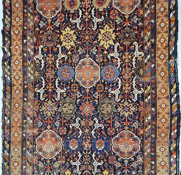 Tappeto persiano, sec. XIX  - Asta COLLECTIBLES, Mobili, Arredi e Dipinti dal secolo XVI al XX - Poggio Bracciolini Casa d'Aste