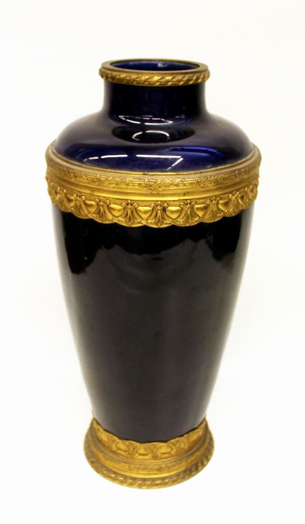 Vaso, sec. XX  - Asta COLLECTIBLES, Mobili, Arredi e Dipinti dal secolo XVI al XX - Poggio Bracciolini Casa d'Aste