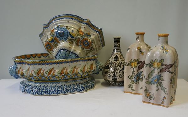 Coppia di bottiglie, sec. XX  - Asta ANTIQUARIATO: ARREDI MOBILI E OGGETTI D'ARTE - Poggio Bracciolini Casa d'Aste