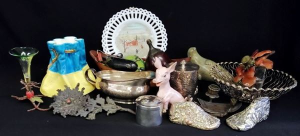 Quindici soprammobili, sec. XX  - Asta COLLECTIBLES, Mobili, Arredi e Dipinti dal secolo XVI al XX - Poggio Bracciolini Casa d'Aste