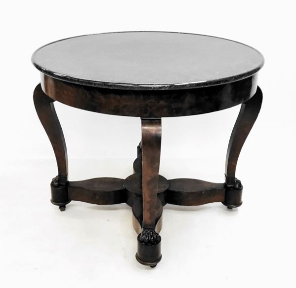 Tavolino da centro, sec. XIX  - Asta COLLECTIBLES, Mobili, Arredi e Dipinti dal secolo XVI al XX - Poggio Bracciolini Casa d'Aste