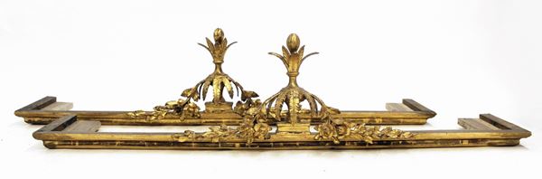 



Coppia di mantovane, Luigi XVI  - Asta COLLECTIBLES, Mobili, Arredi e Dipinti dal secolo XVI al XX - Poggio Bracciolini Casa d'Aste